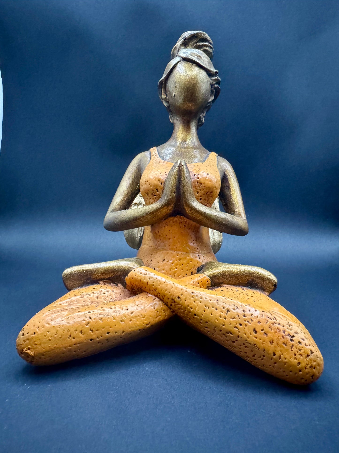 Rustgevend Engel Beeldje – Handgemaakt Decoratiestuk